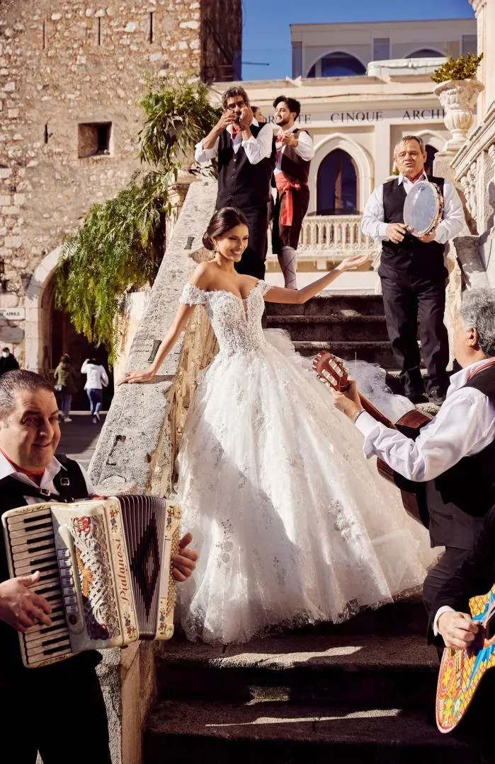 une mariée et des musicienswebp